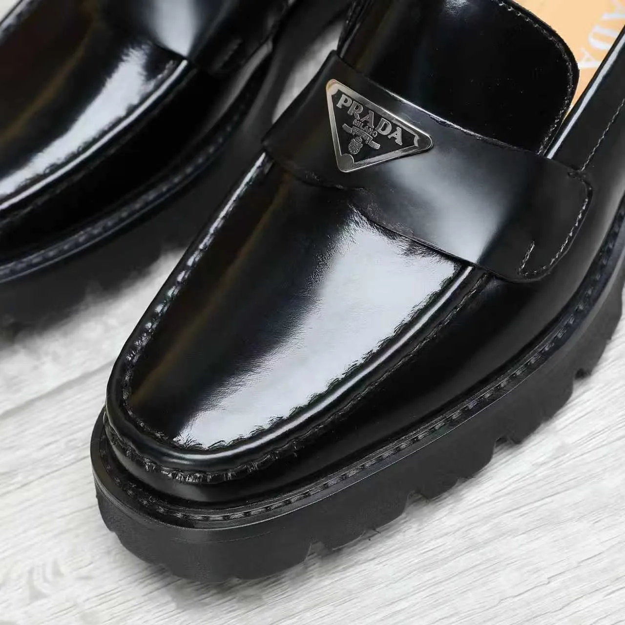 Men's shoes 💰540 💰💰🎩🎩【Prada】Counter 1:1⬆️original reproduction, absolute quality🆗original outsole, high-quality imported rubber, wear-resistant and non-slip, never degummed, upper material: imported first-layer cowhide➕anti-slip foam outsole, official website material, inner material: water-dyed leather lining, 6 colors available! Code number 38-45